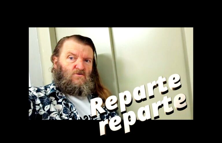 REFRANERO : El que reparte y bien reparte siempre se queda con la mejor parte. 220525 eai