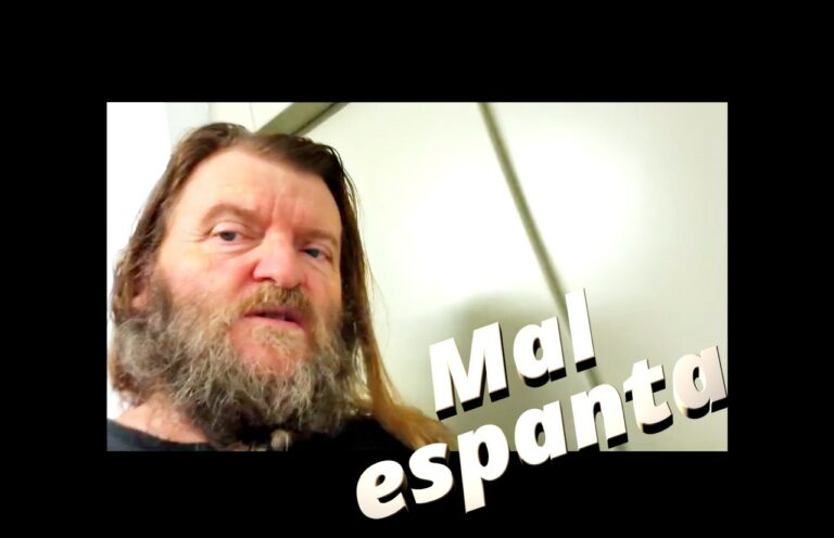 REFRASERO : El que canta su mal espanta. 110825 eai